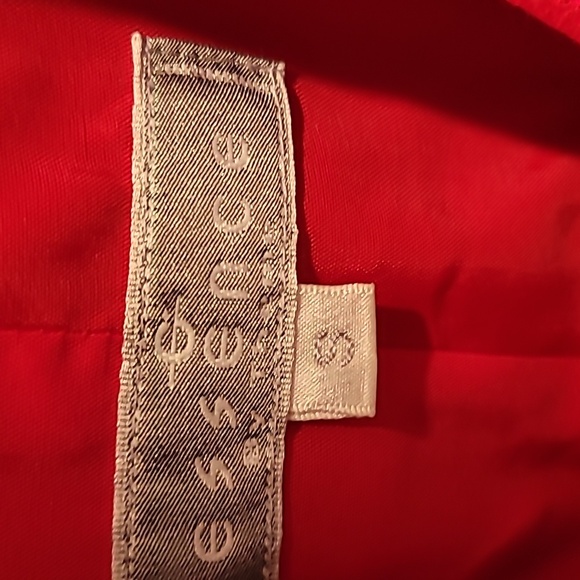 Red blazer. - Picture 4 of 5